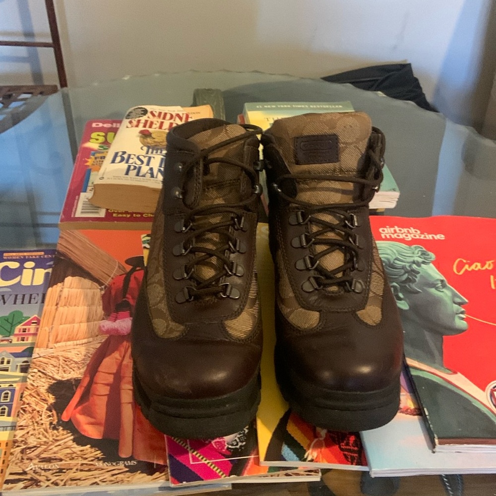 Coach Boot - Hannah L Logo Size 10